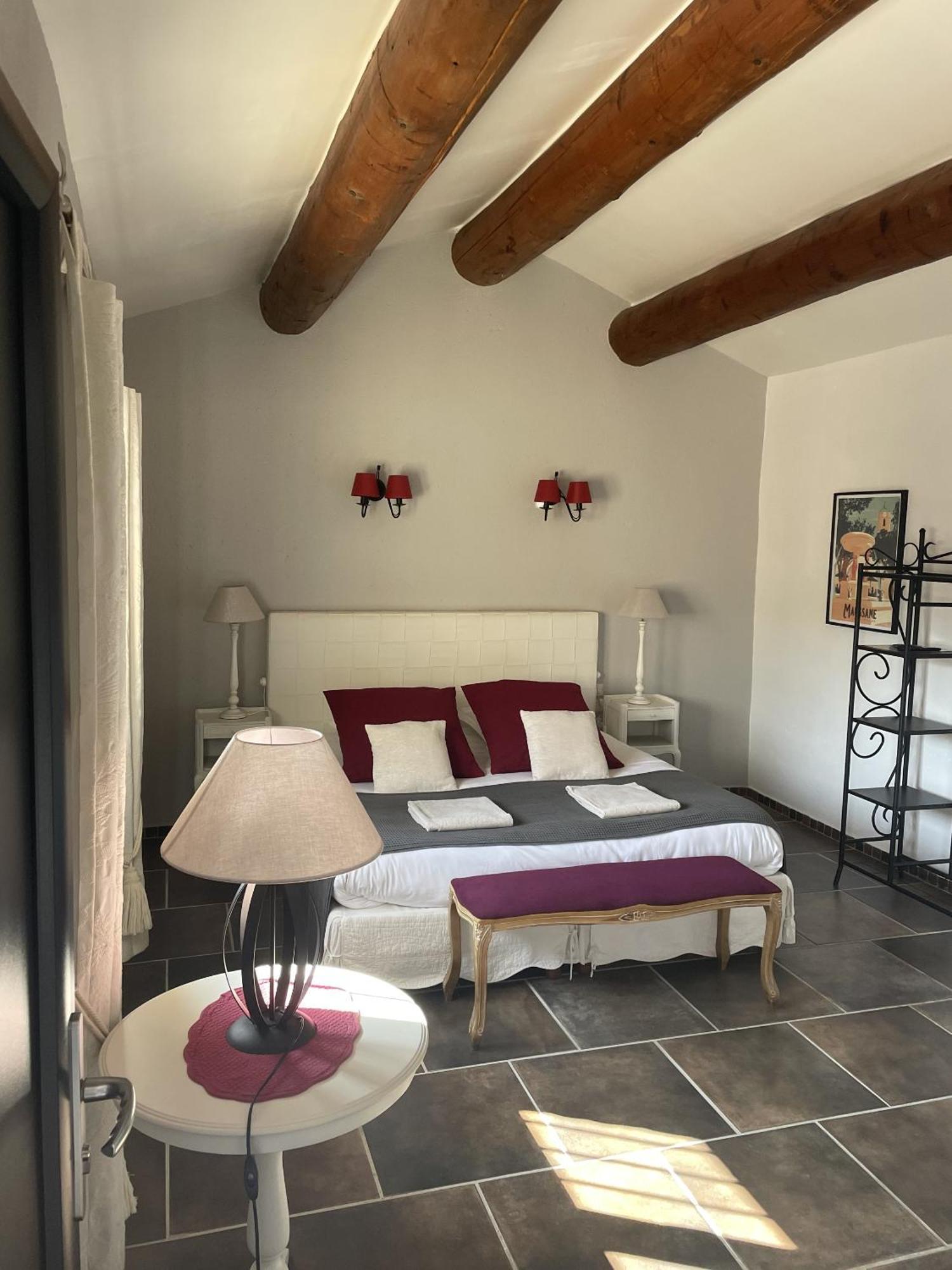 Le Mas Des Chutes Graveson Zimmer foto