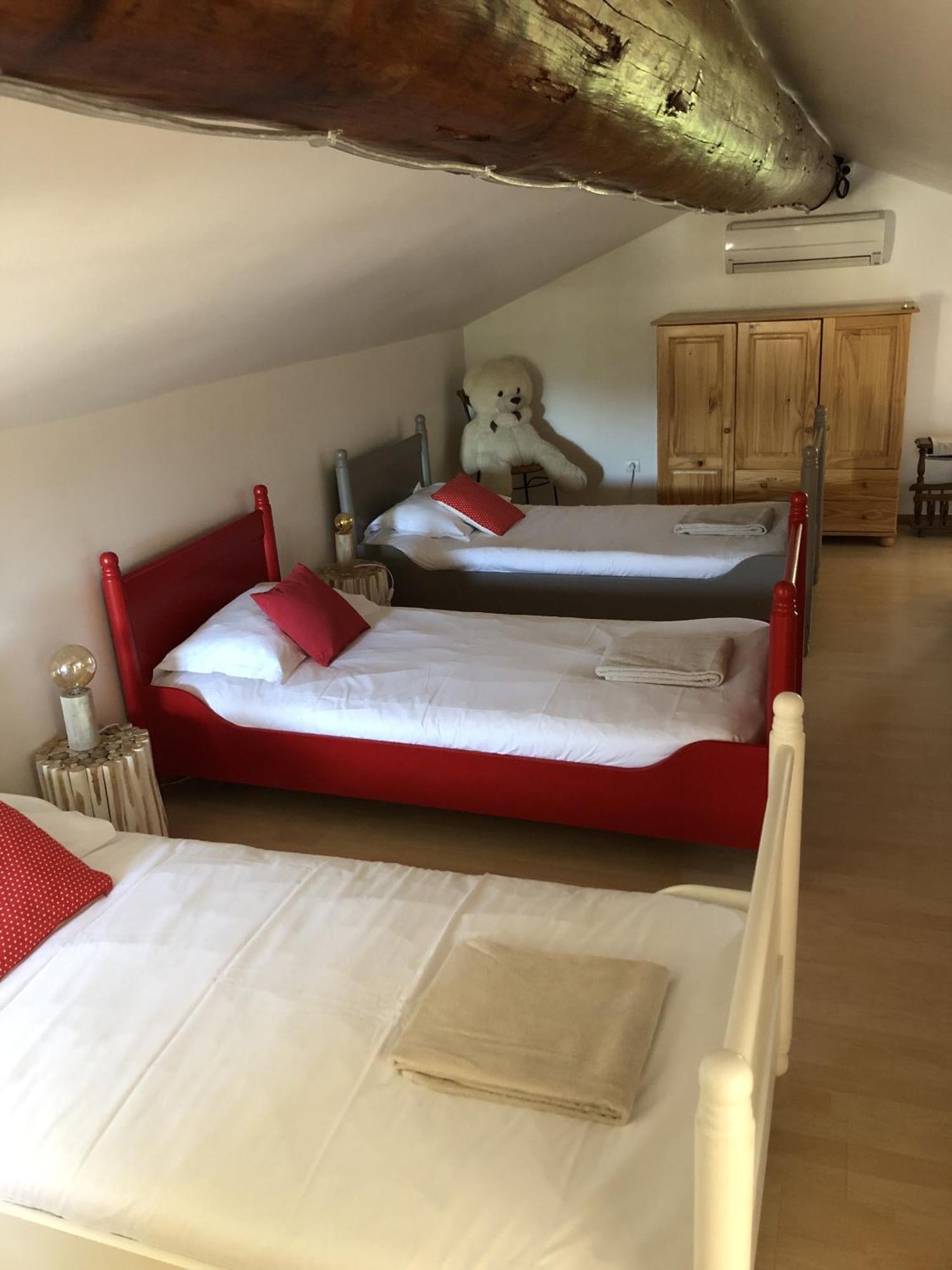 Le Mas Des Chutes Graveson Zimmer foto